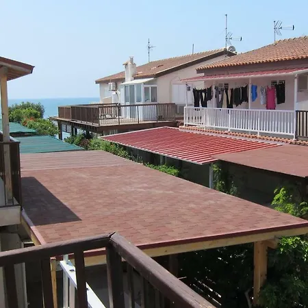 Spiros Seaside No.7 * Менеоу