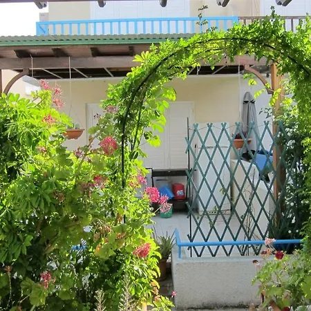 Spiros Seaside No.7 Meneou
