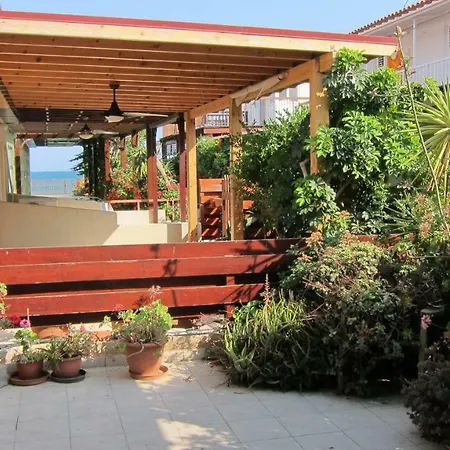 Spiros Seaside No.7 * Meneou